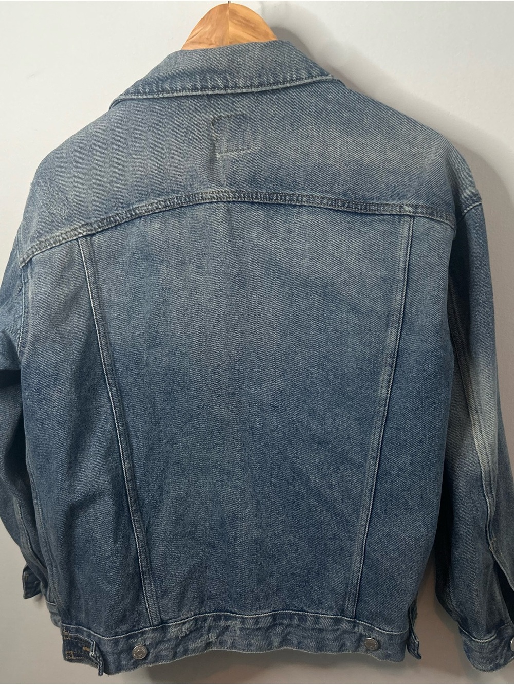 Wild Fable Women’s Oversized Distressed Blue Denim Jacket - Picture 10 of 11